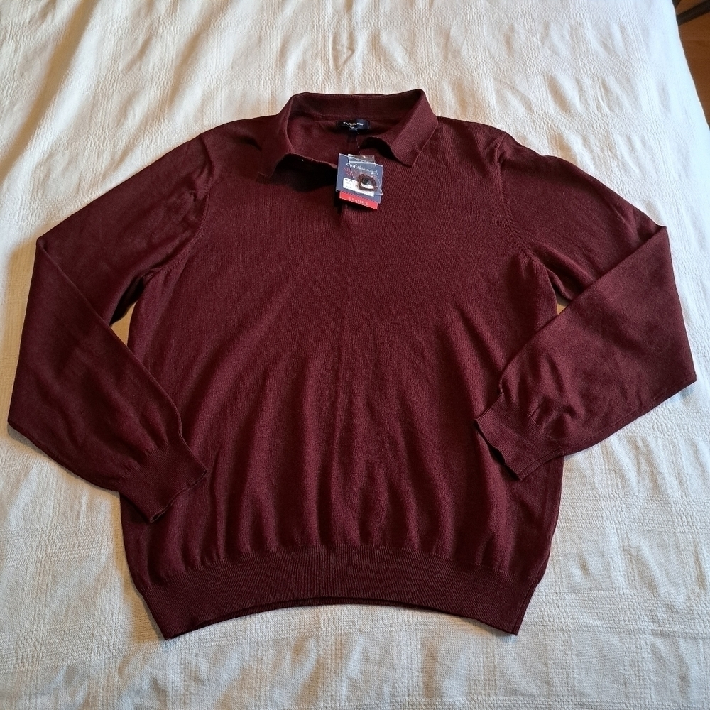 Croft & Barrow men's size Large Burgundy, 3 button pullover, New